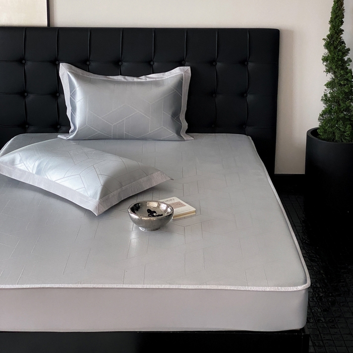 91家纺网 家纺一手货源 找家纺 由有家居 2025新款A类轻奢高精密7A抗菌色织可水洗冰丝床笠款凉席三件套 格调