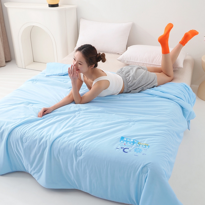 91家纺网 家纺一手货源 找家纺 优布加2025新款亲肤舒适凉感丝夏被夏凉被空调被 冰凉蓝色