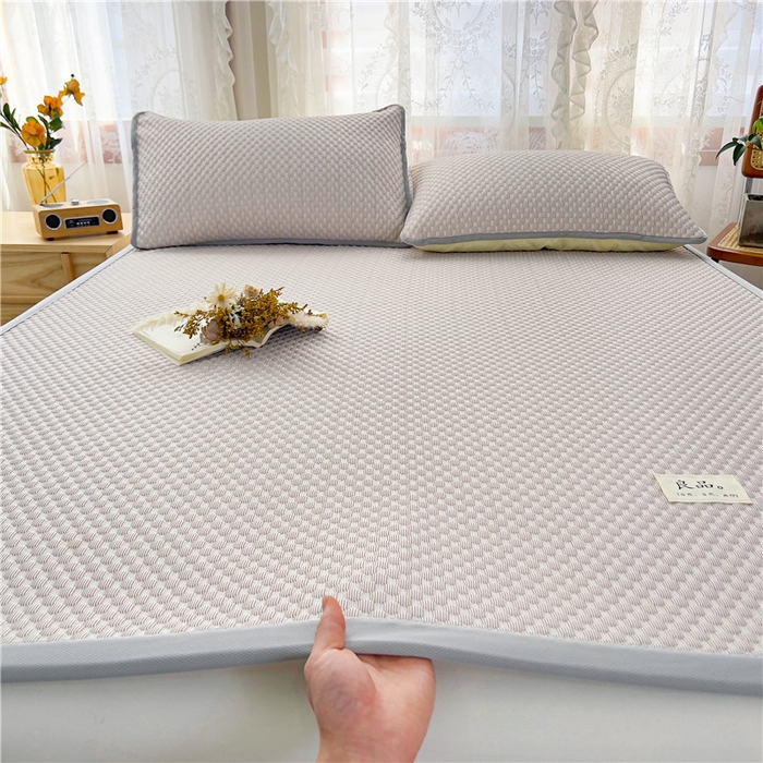 91家纺网 家纺一手货源 找家纺 喜居 2025新款无印风豆豆席宽边平席冰豆豆凉豆豆凉席 奶卡其