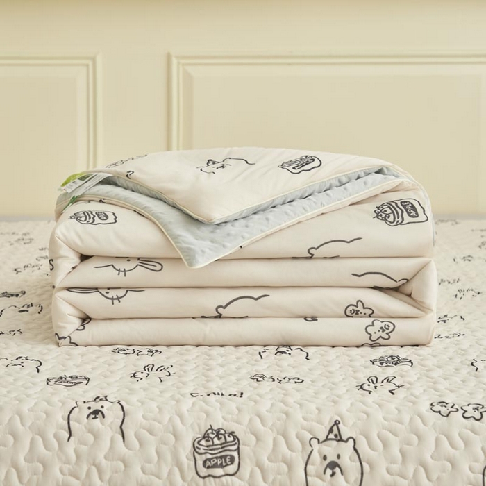 91家纺网 家纺一手货源 找家纺 子由家居 2025新款凉感丝豆豆夏被四件套 凉感豆豆被-小熊博士