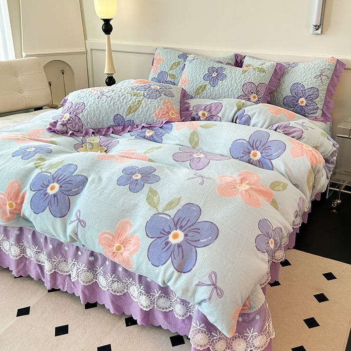 91家纺网 家纺一手货源 找家纺 珍爱家纺 2025新款冬季加厚夹棉保暖牛奶绒蕾丝花边床盖床裙单件三件套双人四件套 梦境花园