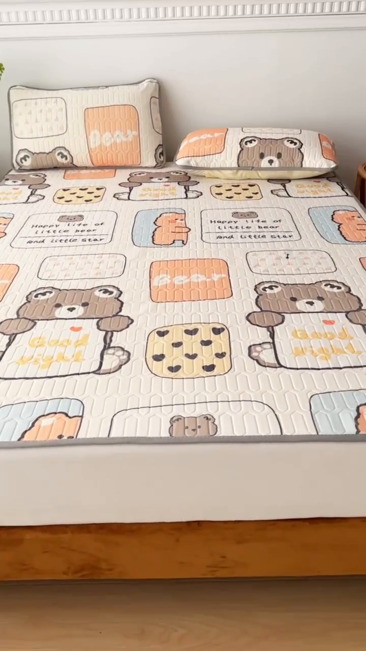 91家纺网 家纺一手货源 找家纺 悦织湾家纺 2025新款床单款乳胶席三件套印花纯色冰丝凉感夏凉席 饼干熊