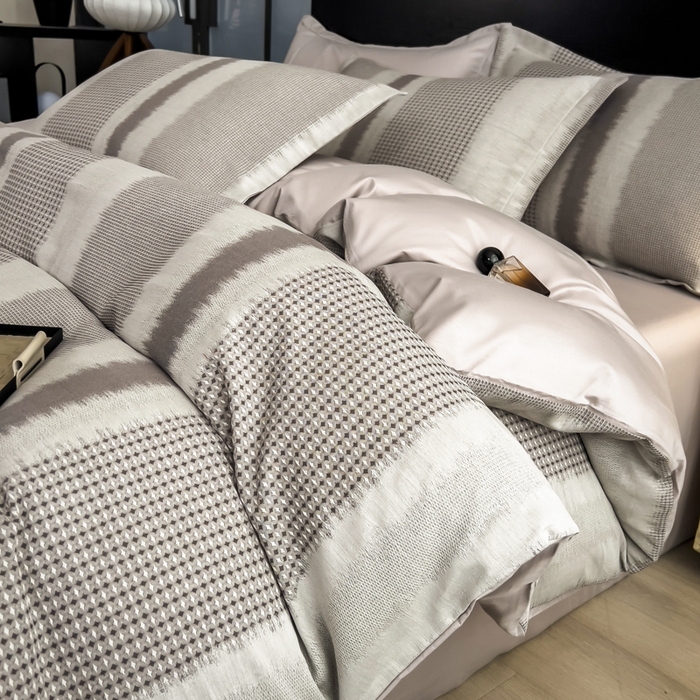 91家纺网 家纺一手货源 找家纺 倾慕家纺 2025新款60S提花全棉单品被套 波格灰