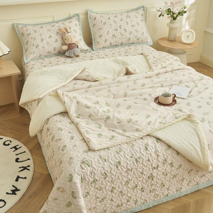 91家纺网 家纺一手货源 找家纺 子由家居 2025新款凉感丝豆豆夏被四件套 凉感豆豆被-草莓