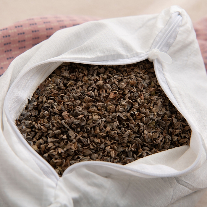 91家纺网 家纺一手货源 找家纺 芯洲 2025年新款荞麦枕年年有鱼水洗棉工艺枕抱枕萌趣枕芯荞麦枕 年年有鱼-海棠粉  24*55cm