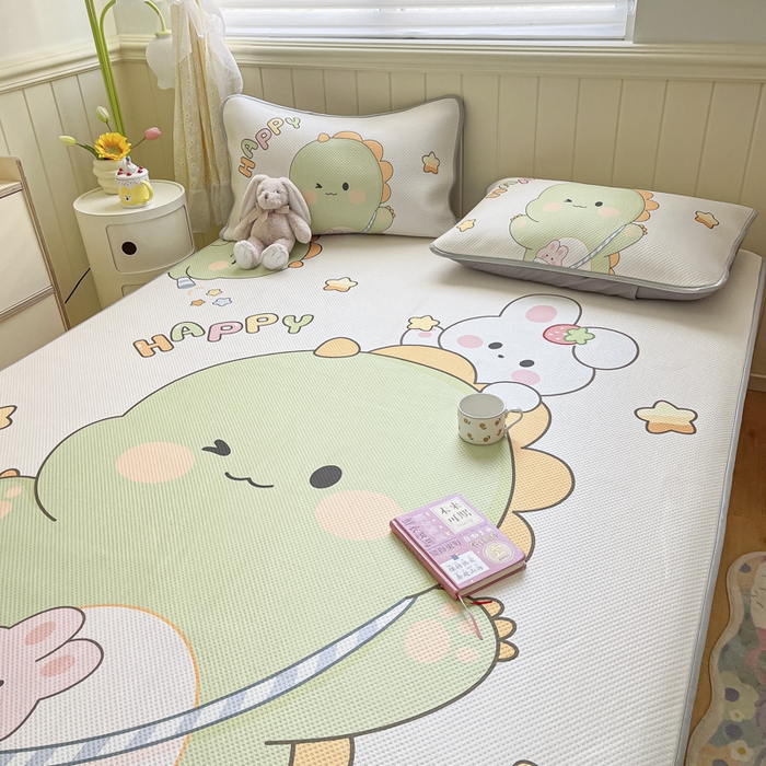 91家纺网 家纺一手货源 找家纺 慕尚家纺 2025新款凉感卡通工艺席 百变恐龙