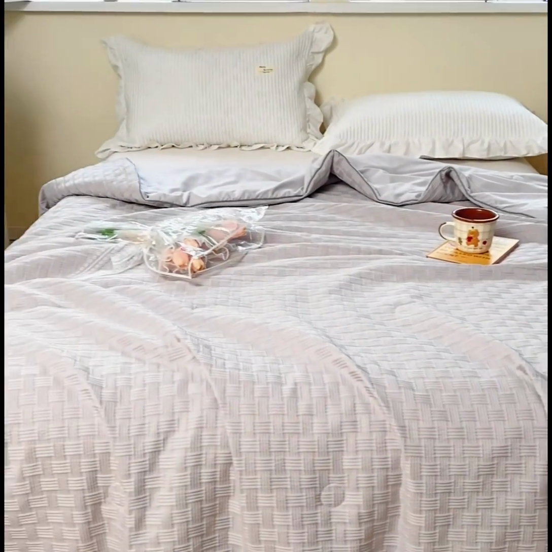 91家纺网 家纺一手货源 找家纺 左右家纺 2025新款华夫格大豆夏被被子被芯 浅灰