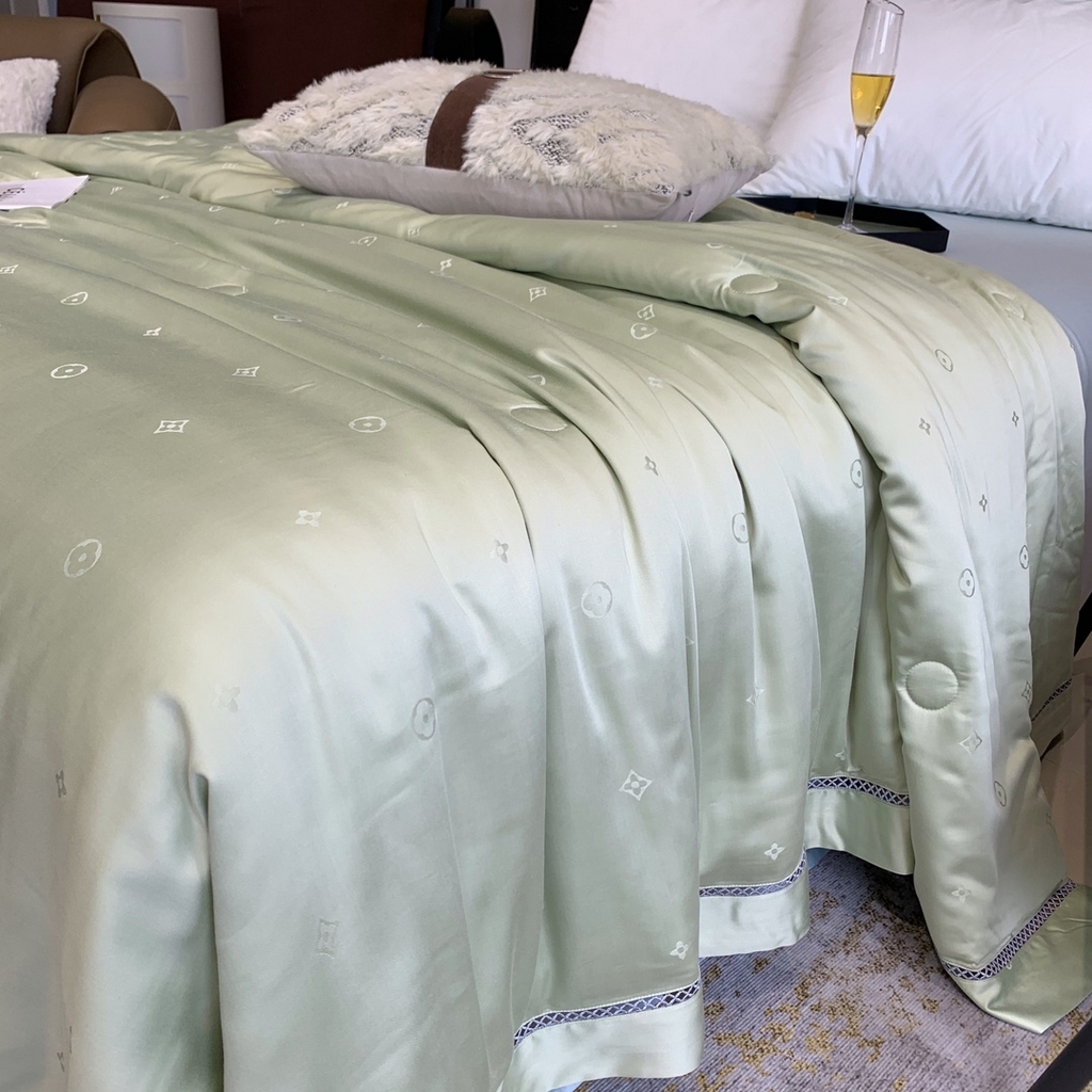 91家纺网 家纺一手货源 找家纺 奈萝家纺 2025新款60S天丝提花夏凉被空调被子被芯 抹茶绿