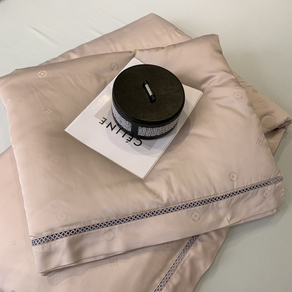 91家纺网 家纺一手货源 找家纺 奈萝家纺 2025新款60S天丝提花夏凉被空调被子被芯 肉桂色