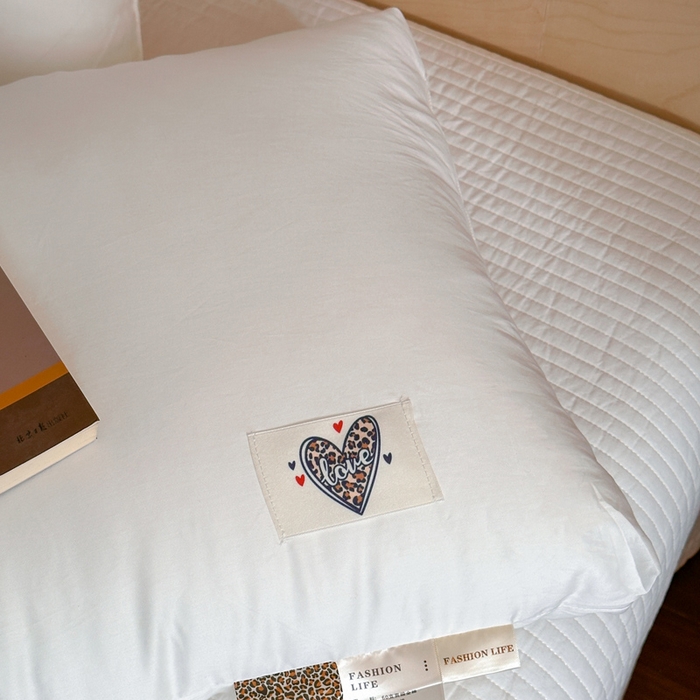 91家纺网 家纺一手货源 找家纺 （总）伟邦2025新款时尚豹纹休闲枕头枕芯