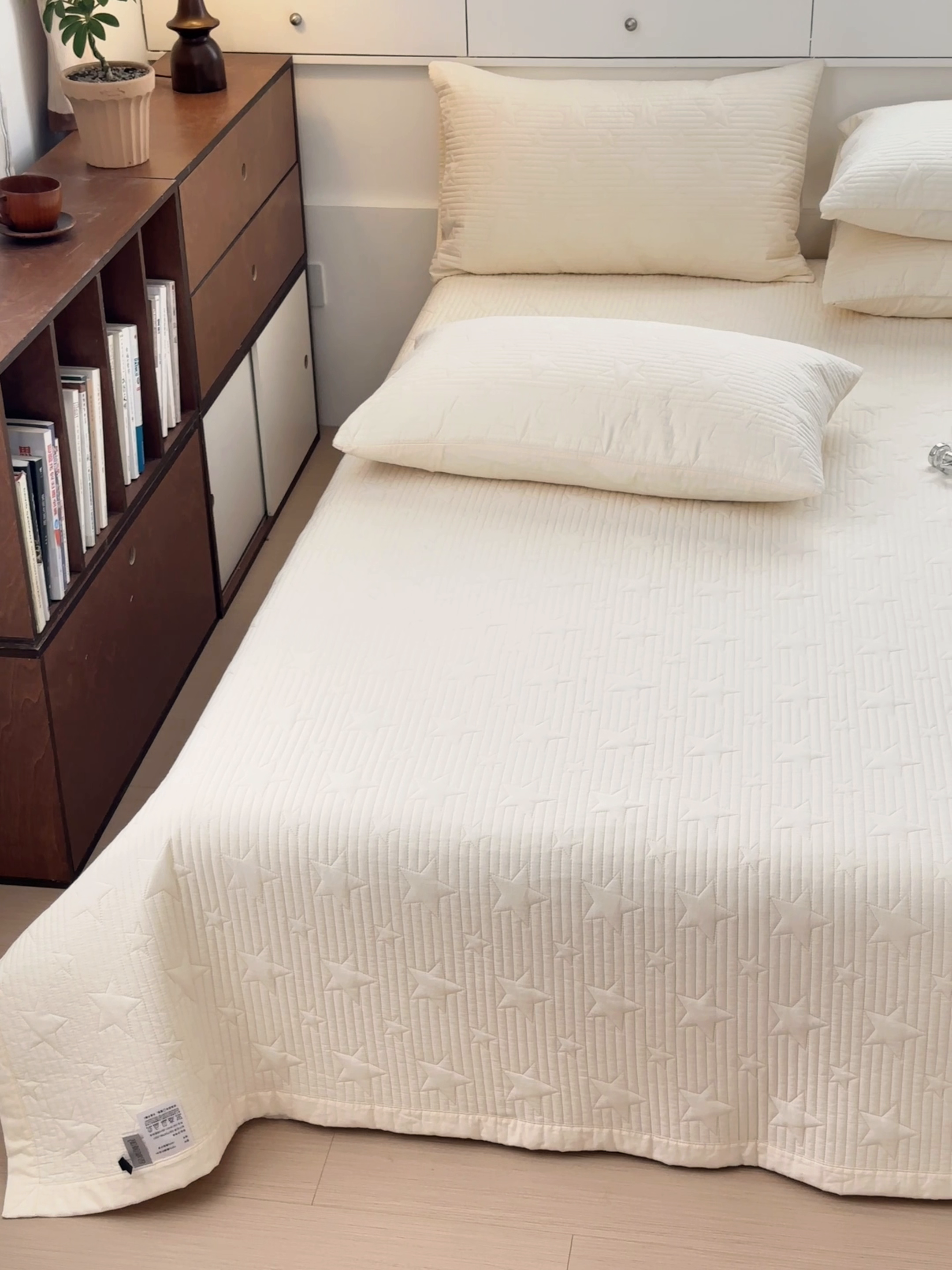 91家纺网 家纺一手货源 找家纺 （总）漫调2025新款双面全棉砂洗水洗星星绗缝多功能夏被床盖三件套