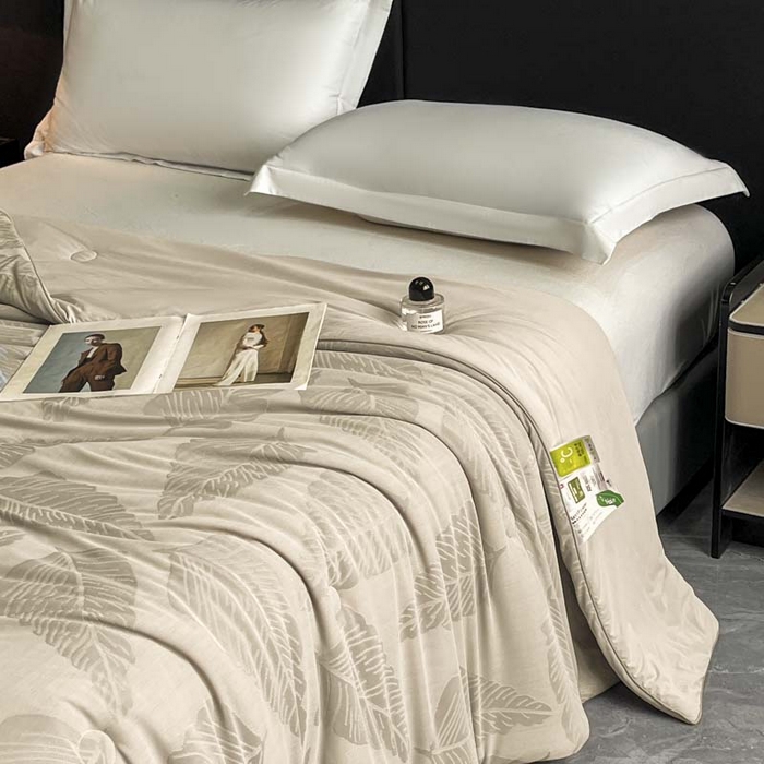 91家纺网 家纺一手货源 找家纺 子由家居 2025新款凉感丝浮雕提花大豆夏被被子被芯 枫叶-香槟