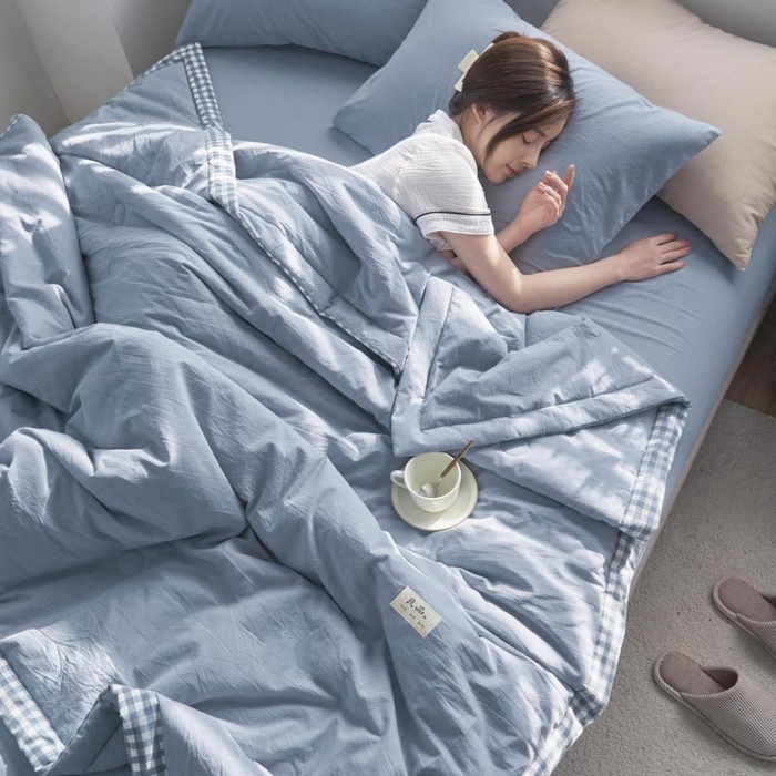 91家纺网 家纺一手货源 找家纺 子由家居 2025新款水洗棉棋盘格织标大豆纤维夏被被子被芯 棋盘格边夏被-浅蓝