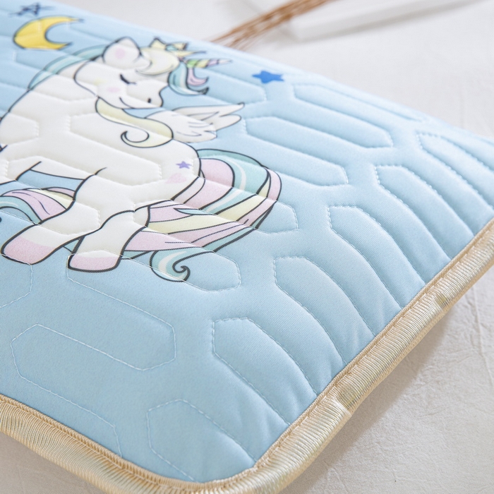 91家纺网 家纺一手货源 找家纺 （总）大黄蜂家居家纺 2025新款大黄蜂凉感丝卡通平面枕套