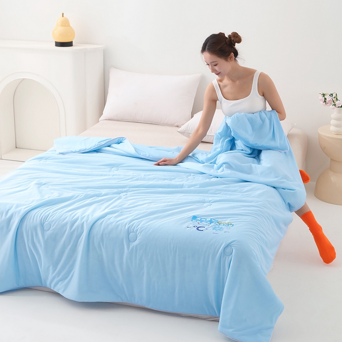 91家纺网 家纺一手货源 找家纺 优布加2025新款亲肤舒适凉感丝夏被夏凉被空调被 冰凉蓝色