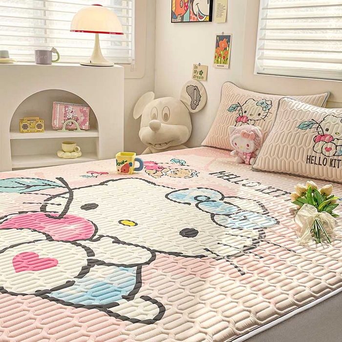 91家纺网 家纺一手货源 找家纺 米帛2025新款大版三丽鸥乳胶凉席-床笠款 樱桃凯蒂猫