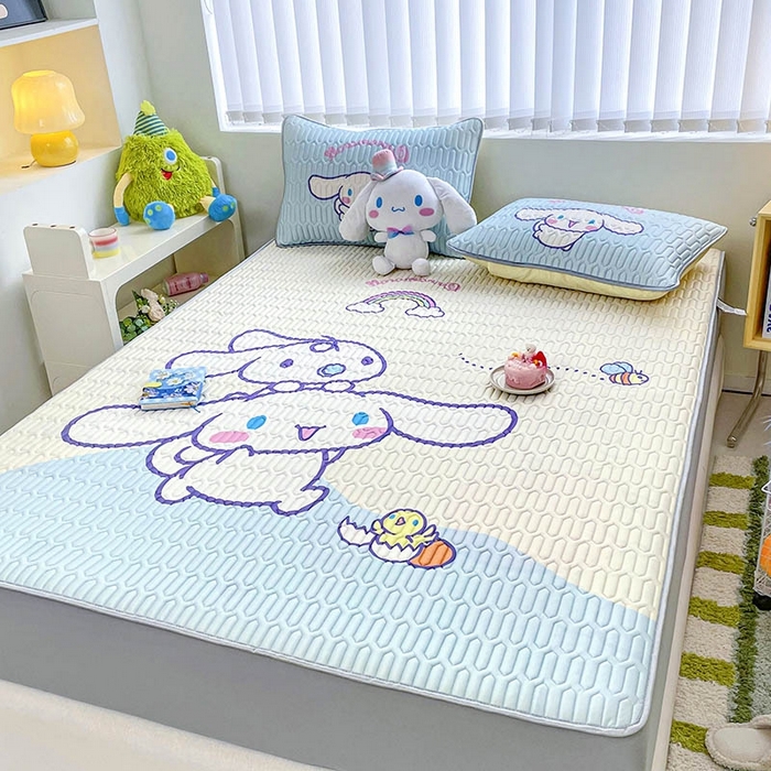 91家纺网 家纺一手货源 找家纺 米帛家纺2025新款大版三丽鸥乳胶凉席-绑带款 彩虹玉桂狗