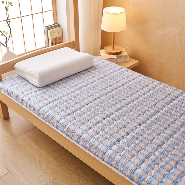 91家纺网 家纺一手货源 找家纺 艺博床垫 2025新款水洗棉棉花学生床垫 简兮蓝