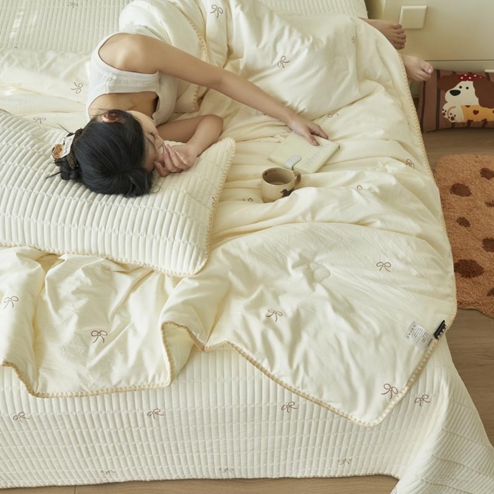 91家纺网 家纺一手货源 找家纺 子由家居 2025新款水洗邹邹纱小清新大豆纤维夏被被子被芯 夏被-蝴蝶结