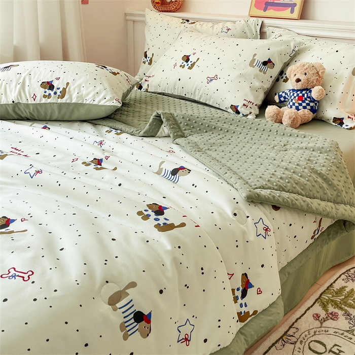 91家纺网 家纺一手货源 找家纺 盛秋家纺 2026新款A类水洗棉豆豆夏被系列 腊肠狗+明灰