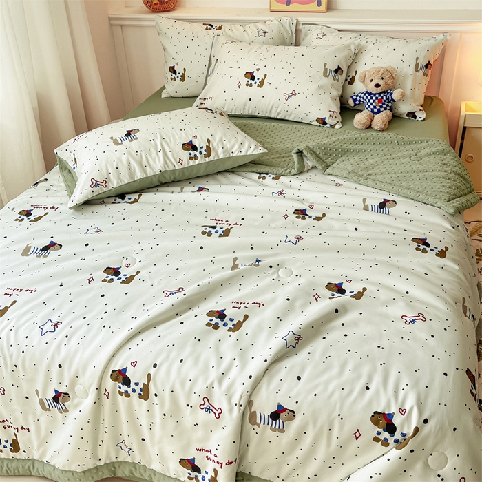 91家纺网 家纺一手货源 找家纺 盛秋家纺 2026新款A类水洗棉豆豆夏被系列 腊肠狗+明灰