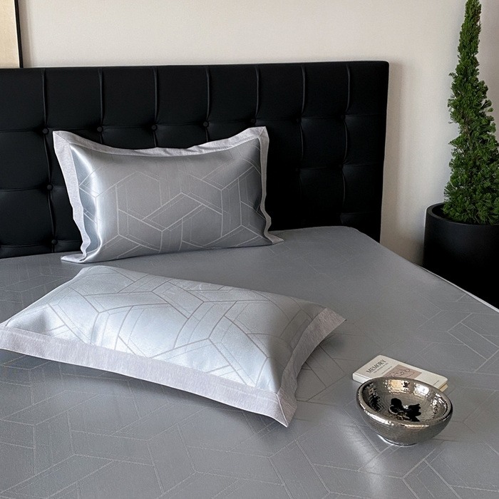 91家纺网 家纺一手货源 找家纺 由有家居 2025新款A类轻奢高精密7A抗菌色织可水洗冰丝床笠款凉席三件套 格调