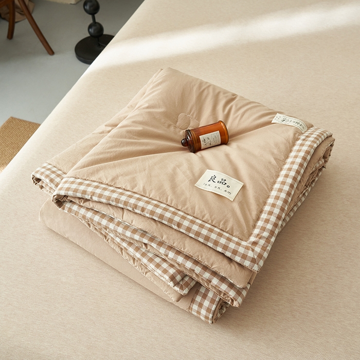 91家纺网 家纺一手货源 找家纺 子由家居 2025新款水洗棉棋盘格织标大豆纤维夏被被子被芯 棋盘格边夏被-浅驼