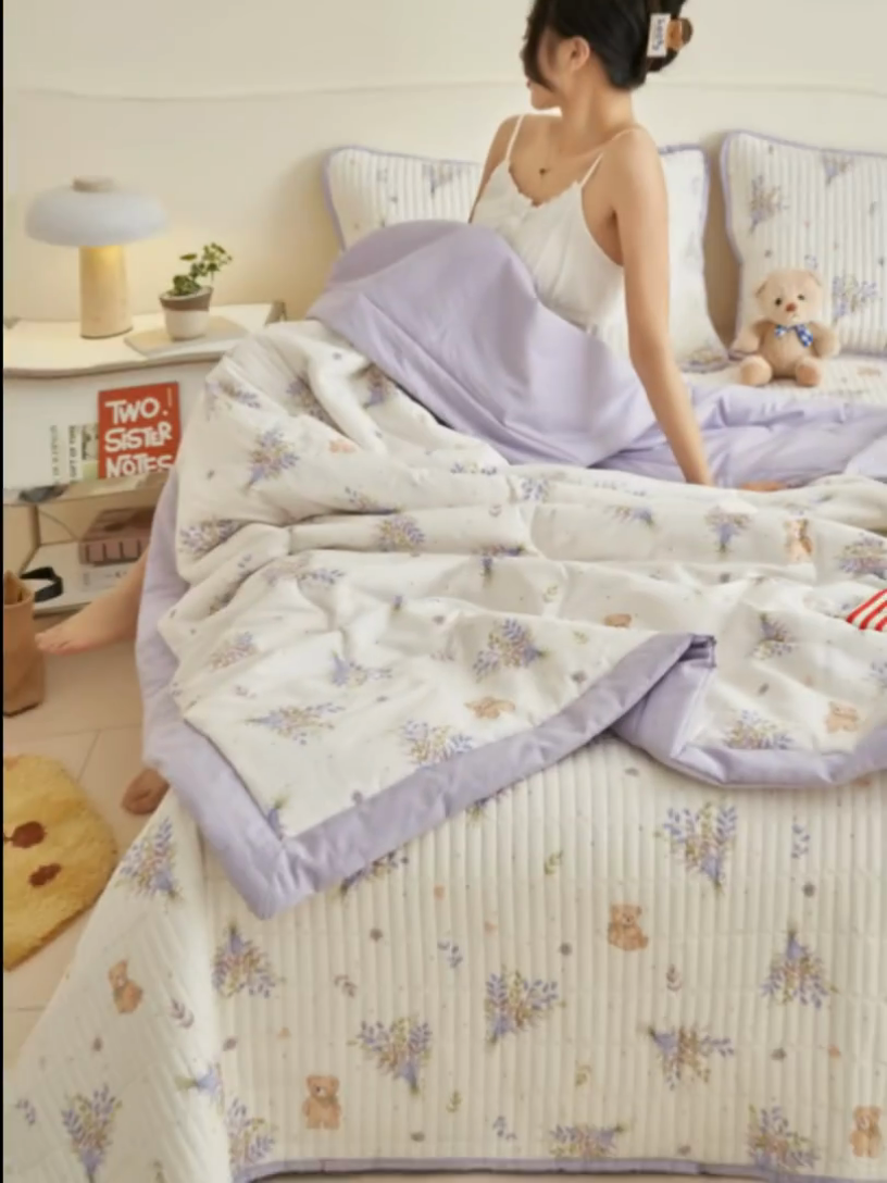 91家纺网 家纺一手货源 找家纺 子由家居 2025新款纯棉印花夹棉床盖 棉花被-花心熊