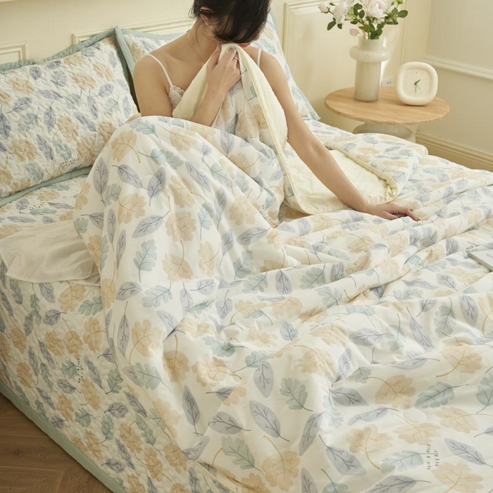 91家纺网 家纺一手货源 找家纺 子由家居 2025新款凉感丝豆豆夏被四件套 凉感豆豆被-清新花园