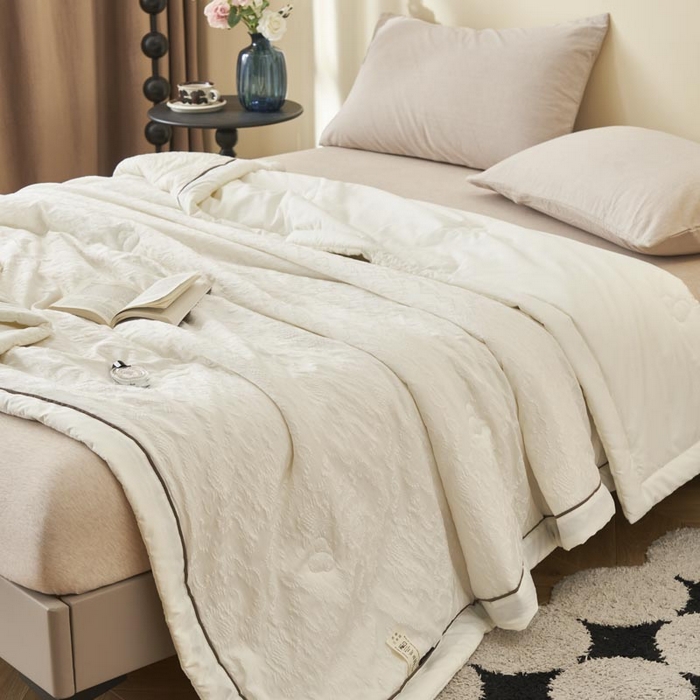 91家纺网 家纺一手货源 找家纺 子由家居 2025新款水洗浮雕大豆被被子被芯 法式浮雕-雅白