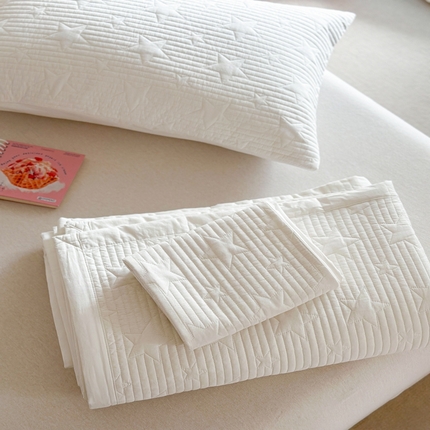 漫调2025新款双面全棉砂洗水洗星星绗缝床盖三件套多功能夏被 繁星白