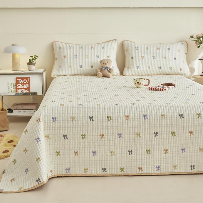 91家纺网 家纺一手货源 找家纺 子由家居 2025新款纯棉印花夹棉床盖 纯棉床盖-蝶恋花