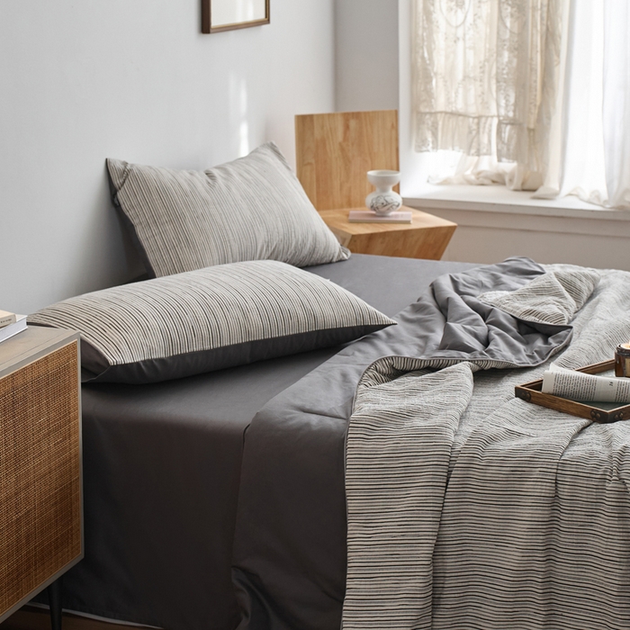 91家纺网 家纺一手货源 找家纺 2025新款原创侘寂系列全棉夏被-夏被四件套 茉系灰白