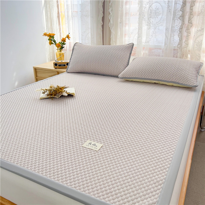 91家纺网 家纺一手货源 找家纺 喜居 2025新款无印风豆豆席宽边平席冰豆豆凉豆豆凉席 奶卡其