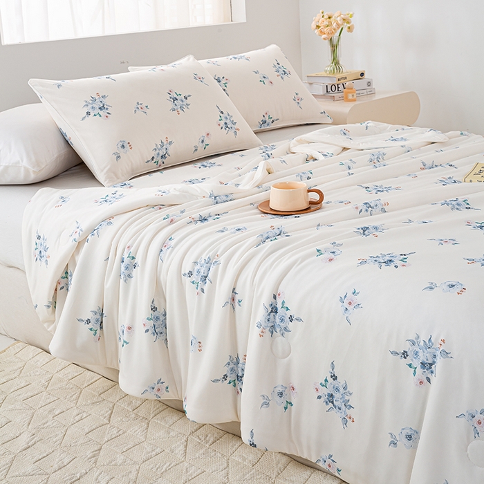 91家纺网 家纺一手货源 找家纺 欧雅搁家纺 2025新款3D数码印花有氨冷感冰激淋凉感丝夏被空调被大豆纤维被子夏凉被 月夕华晨