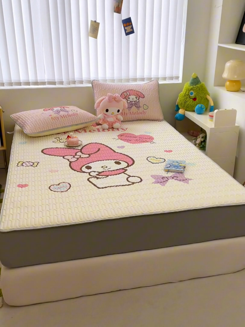 91家纺网 家纺一手货源 找家纺 米帛2025新款大版三丽鸥乳胶凉席-床笠款 糖果美乐蒂