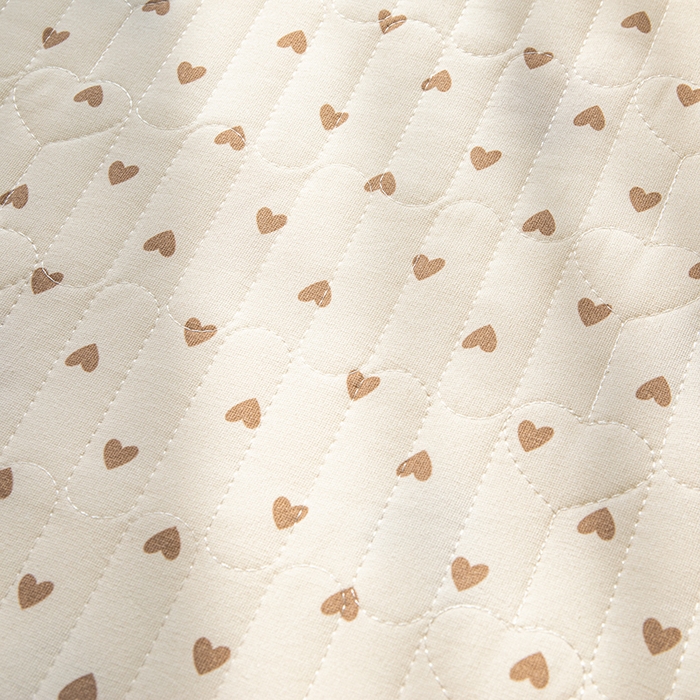 91家纺网 家纺一手货源 找家纺 珍爱家纺 2025新款A类针织棉双层纱夹棉床盖床裙花边单件三件四件套 小心心咖