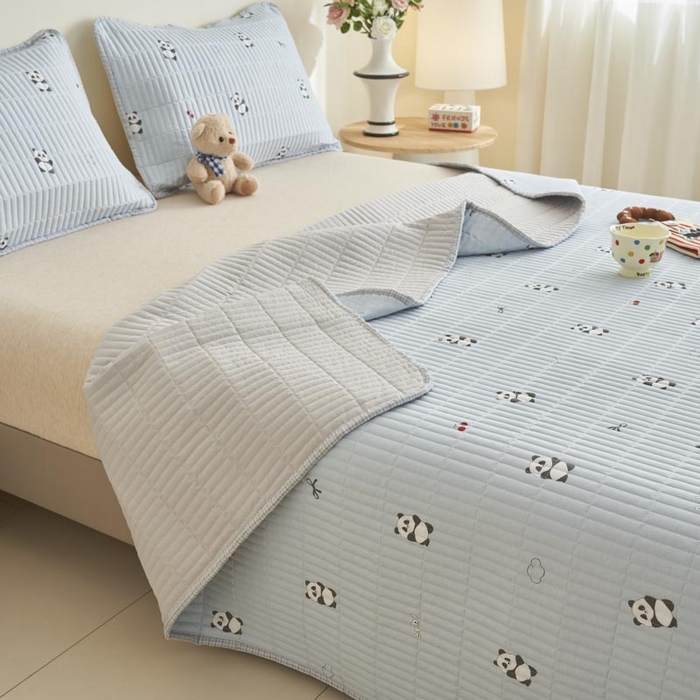 91家纺网 家纺一手货源 找家纺 子由家居 2025新款纯棉印花夹棉床盖 棉花被-熊猫乐园