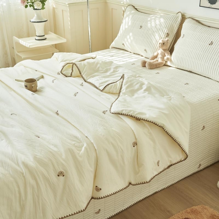 91家纺网 家纺一手货源 找家纺 子由家居 2025新款水洗邹邹纱小清新大豆纤维夏被被子被芯 夏被-小熊