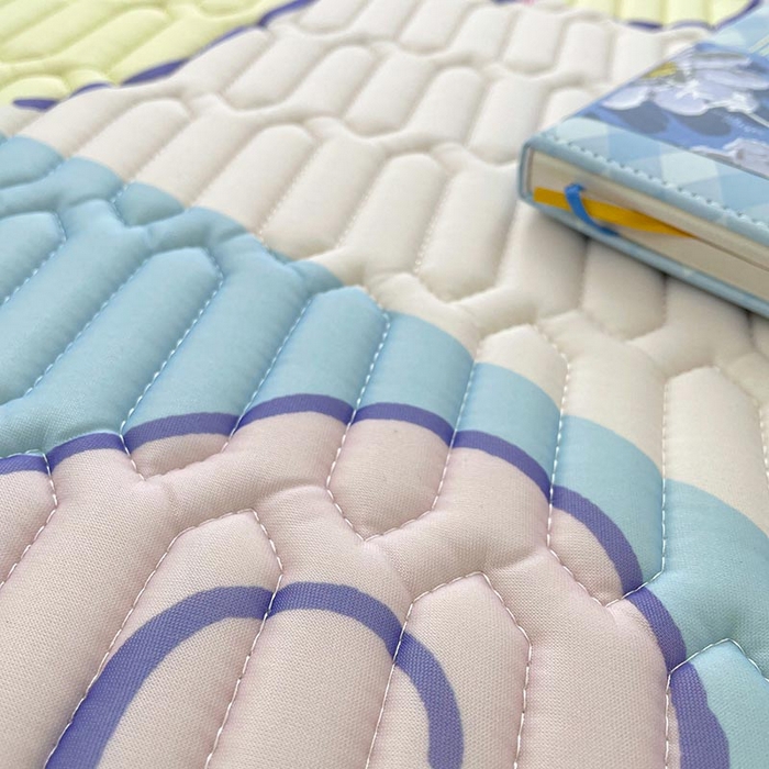 91家纺网 家纺一手货源 找家纺 米帛家纺2025新款大版三丽鸥乳胶凉席-绑带款 木马美乐蒂