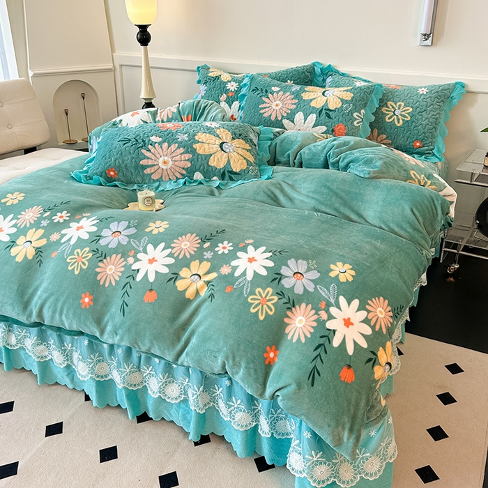 91家纺网 家纺一手货源 找家纺 珍爱家纺 2025新款冬季加厚夹棉保暖牛奶绒蕾丝花边床盖床裙单件三件套双人四件套 花颜绽放