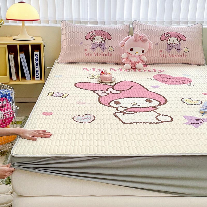 91家纺网 家纺一手货源 找家纺 米帛2025新款大版三丽鸥乳胶凉席-床笠款 糖果美乐蒂