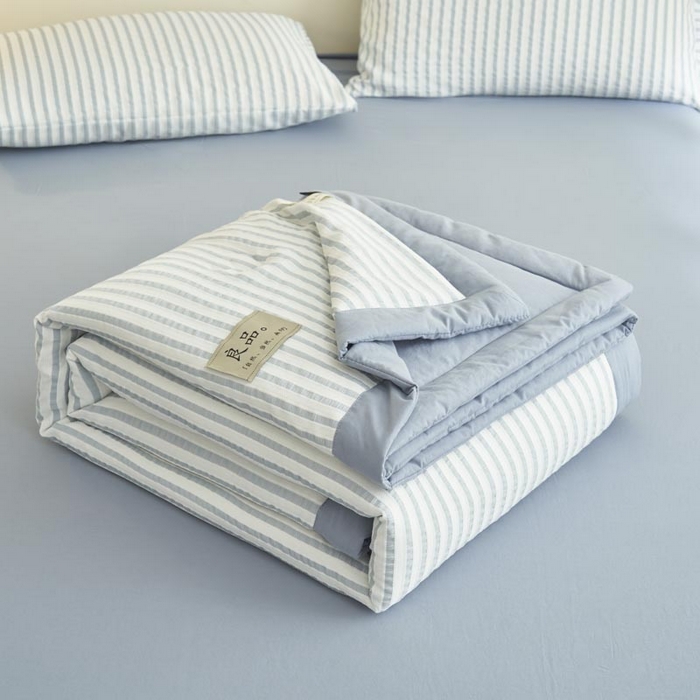 91家纺网 家纺一手货源 找家纺 子由家居 2025新款色织条纹提花大豆夏被四件套 色织条纹-浅蓝