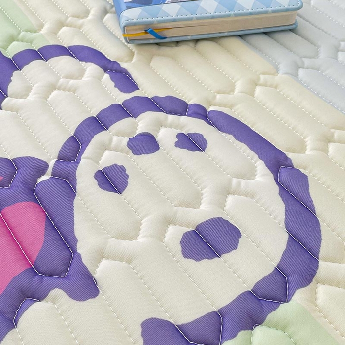 91家纺网 家纺一手货源 找家纺 米帛家纺2025新款大版三丽鸥乳胶凉席-绑带款 彩虹帕恰狗