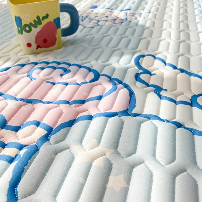 91家纺网 家纺一手货源 找家纺 米帛家纺2025新款大版三丽鸥乳胶凉席-绑带款 气球玉桂狗