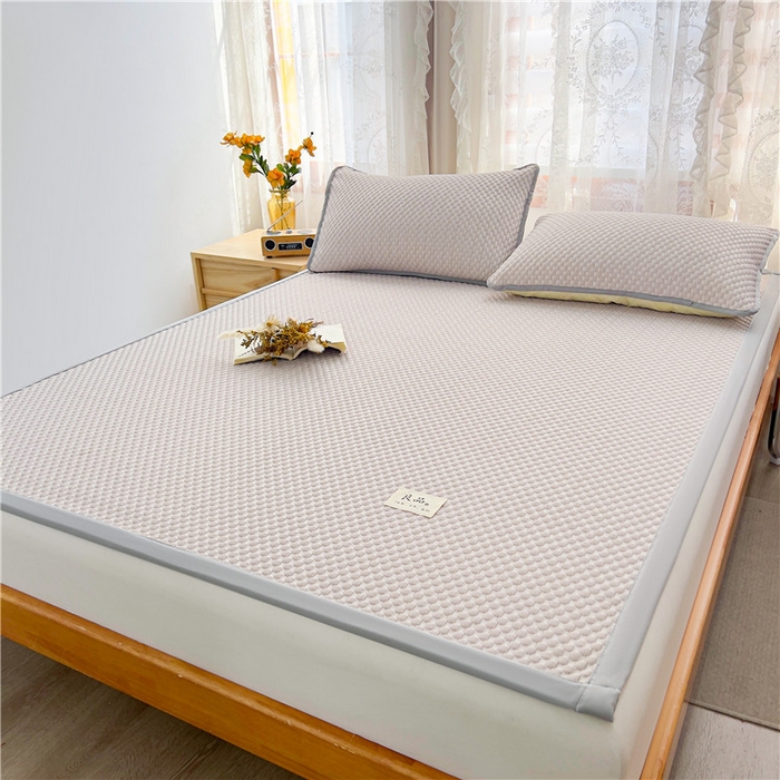 91家纺网 家纺一手货源 找家纺 喜居 2025新款无印风豆豆席宽边平席冰豆豆凉豆豆凉席 奶卡其