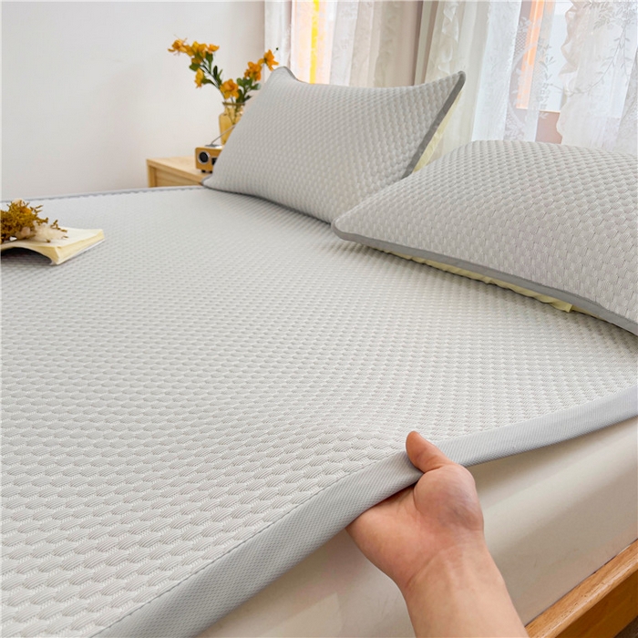 91家纺网 家纺一手货源 找家纺 喜居 2025新款无印风豆豆席宽边平席冰豆豆凉豆豆凉席 椰子灰