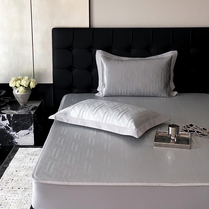 91家纺网 家纺一手货源 找家纺 由有家居 2025新款A类轻奢高精密7A抗菌色织可水洗冰丝床笠款凉席三件套 都市