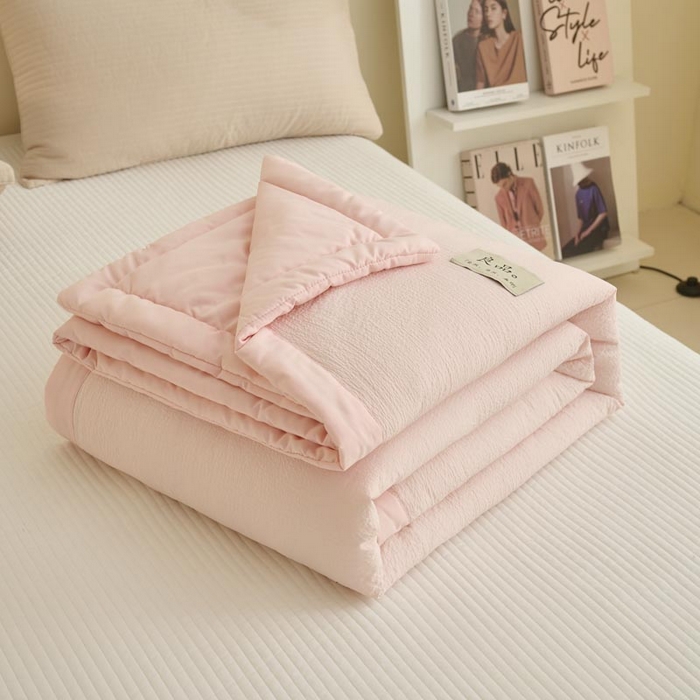 91家纺网 家纺一手货源 找家纺 子由家居 2025新款双层邹邹格大豆纤维夏被被子夏被 邹邹格-浅粉