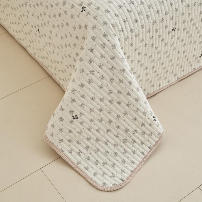 91家纺网 家纺一手货源 找家纺 子由家居 2025新款纯棉印花夹棉床盖 棉花被-诗情画意